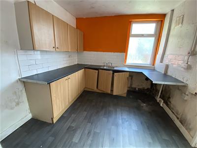 Kitchen: